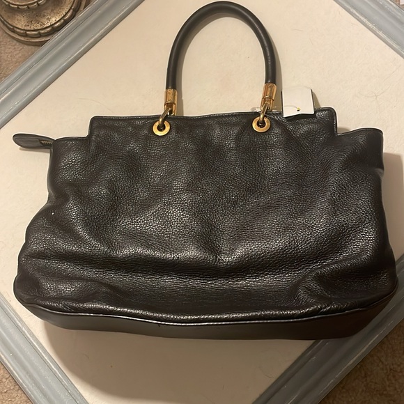 MARC JACOBS 100% LEATHER BAG Black with Gold Hardware - Picture 7 of 9